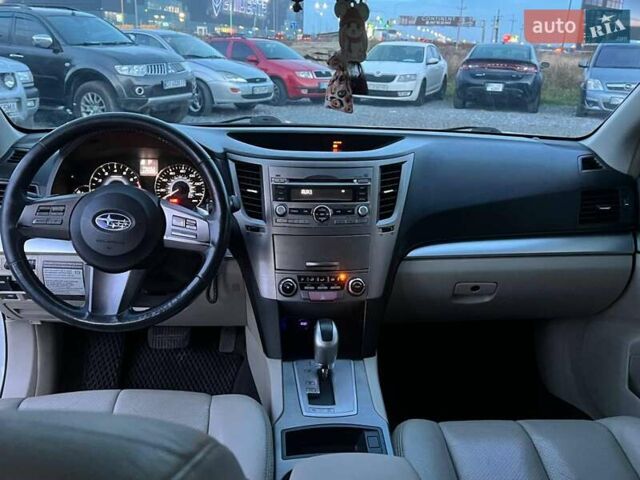 Белый Субару Легаси, объемом двигателя 2.5 л и пробегом 360 тыс. км за 6990 $, фото 31 на Automoto.ua