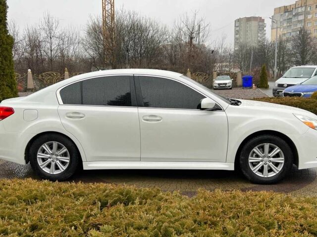 Белый Субару Легаси, объемом двигателя 2.5 л и пробегом 360 тыс. км за 6500 $, фото 7 на Automoto.ua