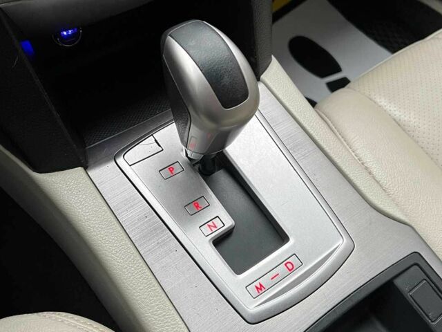 Белый Субару Легаси, объемом двигателя 2.5 л и пробегом 360 тыс. км за 6500 $, фото 18 на Automoto.ua