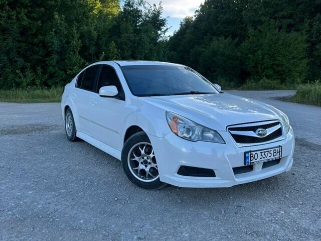 Білий Субару Легасі, об'ємом двигуна 2.5 л та пробігом 169 тис. км за 8300 $, фото 4 на Automoto.ua
