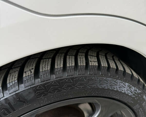 Белый Субару Легаси, объемом двигателя 2.46 л и пробегом 178 тыс. км за 10999 $, фото 8 на Automoto.ua