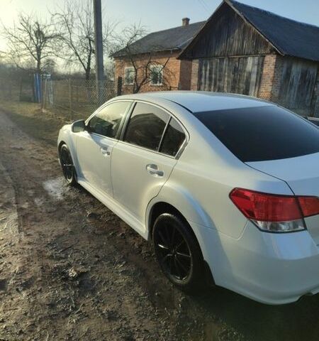 Білий Субару Легасі, об'ємом двигуна 2.5 л та пробігом 228 тис. км за 7000 $, фото 3 на Automoto.ua