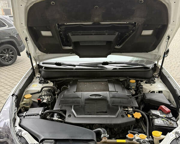 Белый Субару Легаси, объемом двигателя 2.46 л и пробегом 178 тыс. км за 10999 $, фото 16 на Automoto.ua