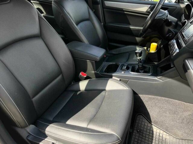 Белый Субару Легаси, объемом двигателя 2.5 л и пробегом 237 тыс. км за 6800 $, фото 17 на Automoto.ua