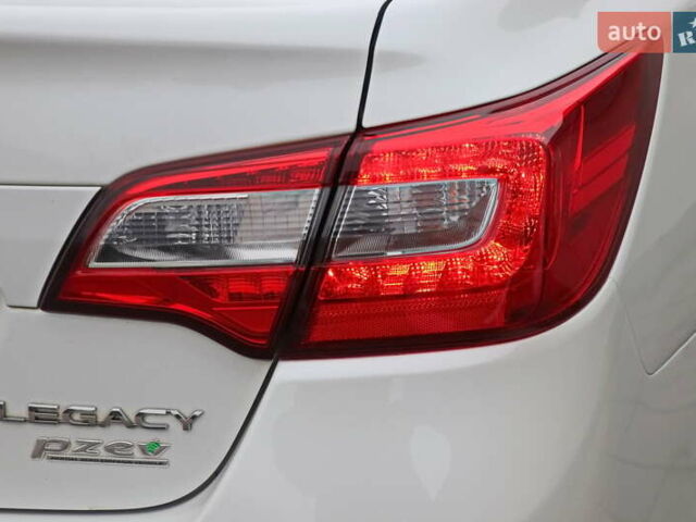 Белый Субару Легаси, объемом двигателя 2.5 л и пробегом 240 тыс. км за 8999 $, фото 20 на Automoto.ua