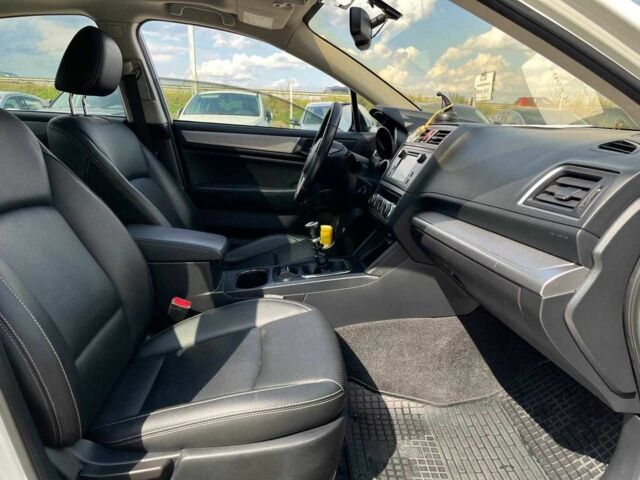 Белый Субару Легаси, объемом двигателя 2.5 л и пробегом 237 тыс. км за 6800 $, фото 20 на Automoto.ua