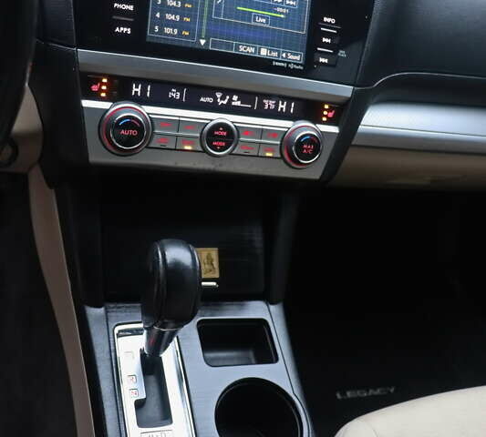 Белый Субару Легаси, объемом двигателя 2.5 л и пробегом 240 тыс. км за 8999 $, фото 19 на Automoto.ua