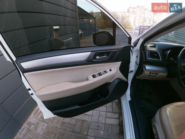 Субару Легаси 2014 в Вольногорске на Automoto.ua Белый Субару Легаси, объемом двигателя 2.46 л и пробегом 186 тыс. км за 11500 $, фото 14 на Automoto.ua