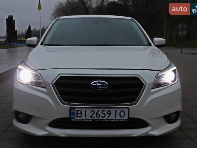 Белый Субару Легаси, объемом двигателя 2.5 л и пробегом 240 тыс. км за 8999 $, фото 3 на Automoto.ua