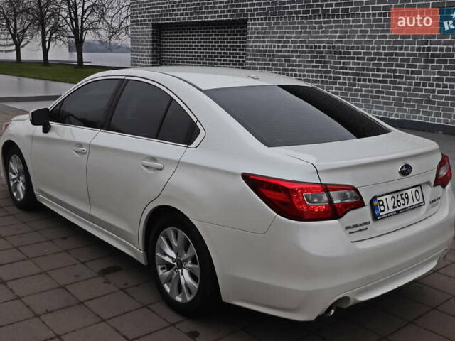 Белый Субару Легаси, объемом двигателя 2.5 л и пробегом 240 тыс. км за 8999 $, фото 6 на Automoto.ua