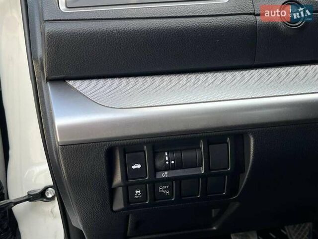 Білий Субару Легасі, об'ємом двигуна 2.5 л та пробігом 237 тис. км за 8590 $, фото 38 на Automoto.ua