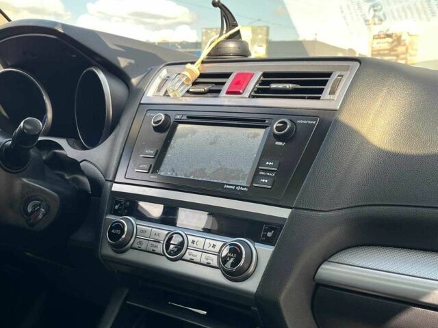 Белый Субару Легаси, объемом двигателя 2.5 л и пробегом 237 тыс. км за 6800 $, фото 15 на Automoto.ua