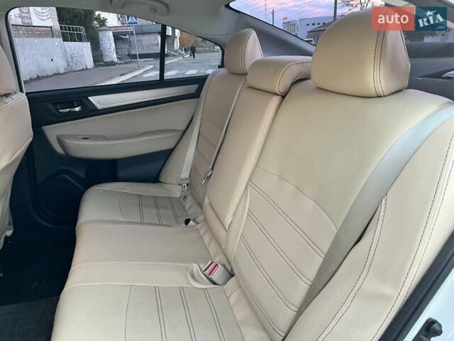 Субару Легаси 2014 в Вольногорске на Automoto.ua Белый Субару Легаси, объемом двигателя 2.46 л и пробегом 186 тыс. км за 11500 $, фото 12 на Automoto.ua