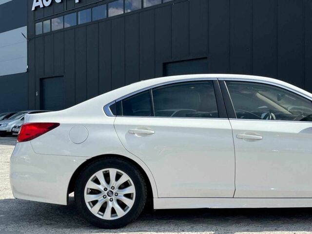 Белый Субару Легаси, объемом двигателя 2.5 л и пробегом 237 тыс. км за 6800 $, фото 5 на Automoto.ua