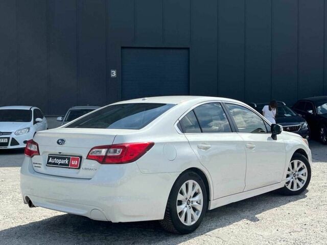 Белый Субару Легаси, объемом двигателя 2.5 л и пробегом 237 тыс. км за 6800 $, фото 6 на Automoto.ua