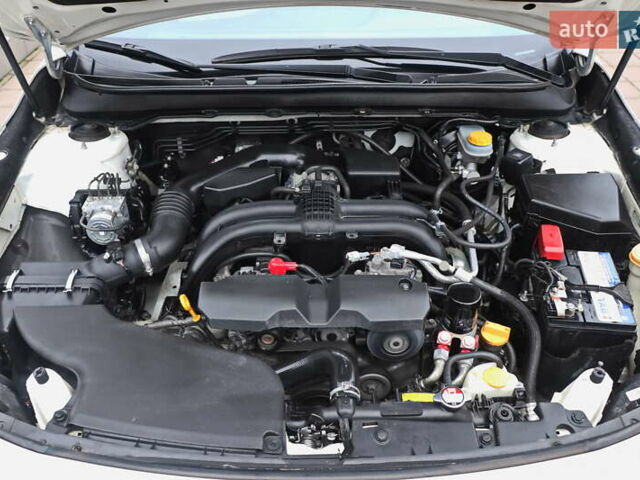 Белый Субару Легаси, объемом двигателя 2.5 л и пробегом 240 тыс. км за 8999 $, фото 25 на Automoto.ua