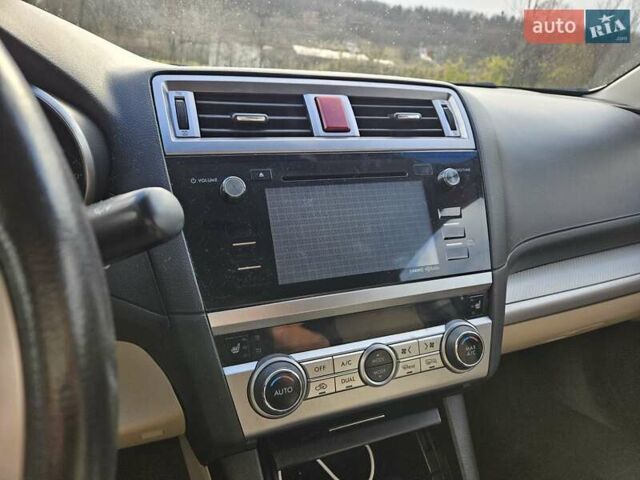 Белый Субару Легаси, объемом двигателя 2.5 л и пробегом 161 тыс. км за 10000 $, фото 14 на Automoto.ua