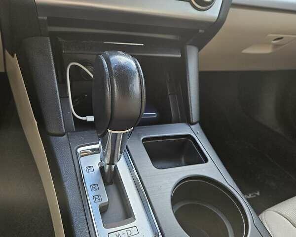 Белый Субару Легаси, объемом двигателя 2.5 л и пробегом 161 тыс. км за 10000 $, фото 12 на Automoto.ua