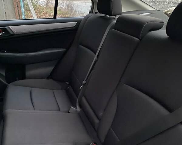 Білий Субару Легасі, об'ємом двигуна 2.5 л та пробігом 170 тис. км за 11200 $, фото 1 на Automoto.ua