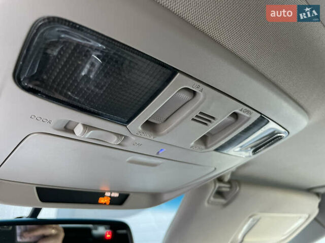 Білий Субару Легасі, об'ємом двигуна 2.46 л та пробігом 225 тис. км за 10900 $, фото 33 на Automoto.ua