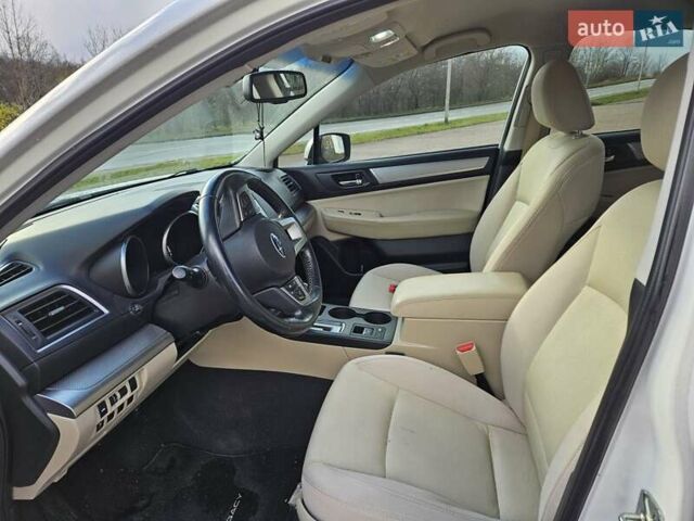 Белый Субару Легаси, объемом двигателя 2.5 л и пробегом 161 тыс. км за 10000 $, фото 17 на Automoto.ua