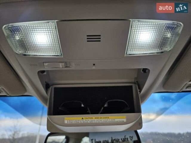 Белый Субару Легаси, объемом двигателя 2.5 л и пробегом 161 тыс. км за 10000 $, фото 16 на Automoto.ua