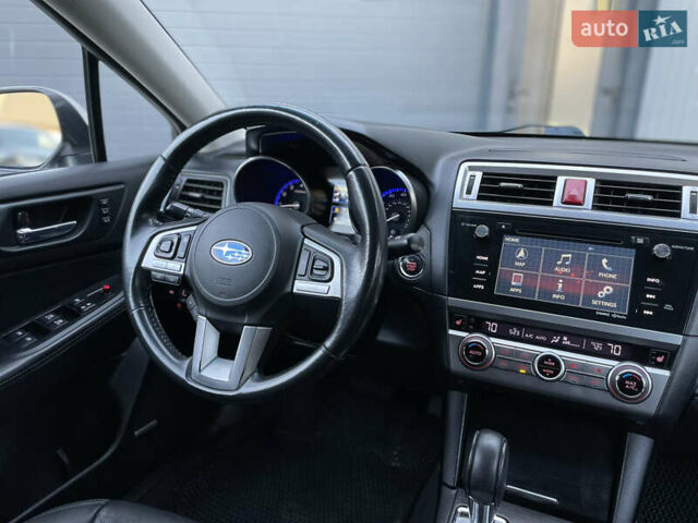 Белый Субару Легаси, объемом двигателя 2.46 л и пробегом 225 тыс. км за 11500 $, фото 22 на Automoto.ua