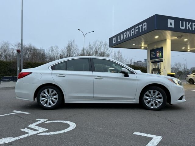 Белый Субару Легаси, объемом двигателя 2.5 л и пробегом 102 тыс. км за 11900 $, фото 2 на Automoto.ua