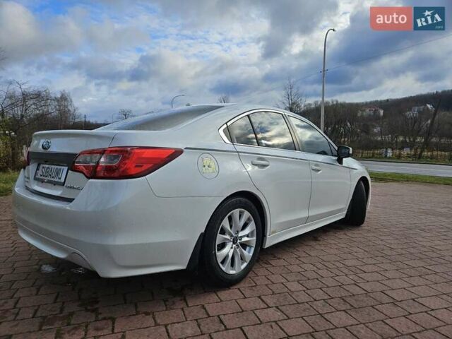 Белый Субару Легаси, объемом двигателя 2.5 л и пробегом 161 тыс. км за 10000 $, фото 5 на Automoto.ua