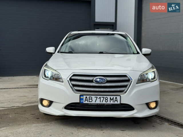 Белый Субару Легаси, объемом двигателя 2.46 л и пробегом 225 тыс. км за 11500 $, фото 4 на Automoto.ua