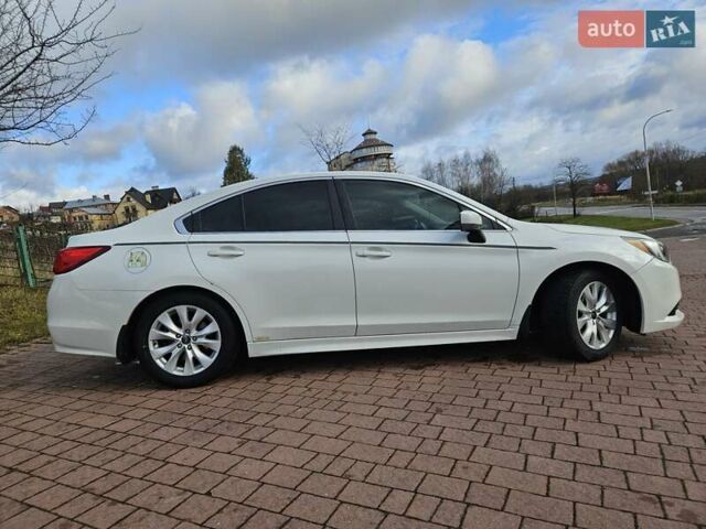 Белый Субару Легаси, объемом двигателя 2.5 л и пробегом 161 тыс. км за 10000 $, фото 6 на Automoto.ua