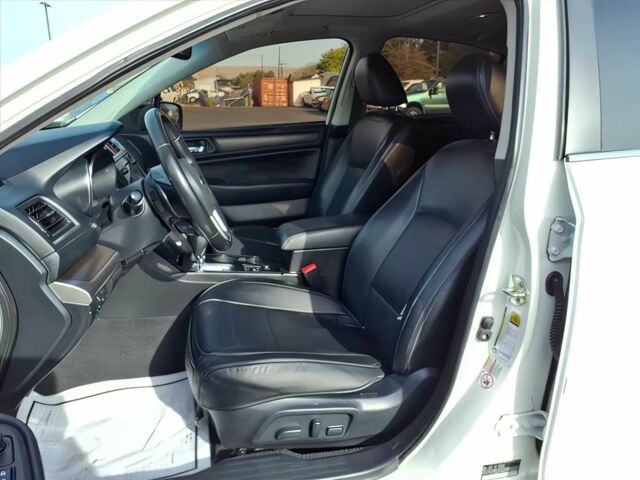 Белый Субару Легаси, объемом двигателя 2.5 л и пробегом 72 тыс. км за 9000 $, фото 6 на Automoto.ua