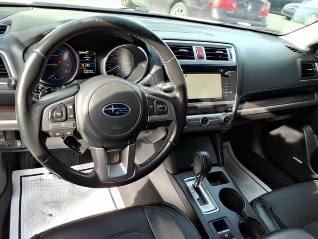 Белый Субару Легаси, объемом двигателя 2.5 л и пробегом 72 тыс. км за 9000 $, фото 7 на Automoto.ua