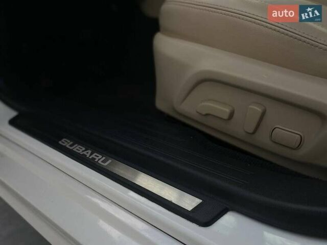 Білий Субару Легасі, об'ємом двигуна 2.5 л та пробігом 153 тис. км за 11490 $, фото 16 на Automoto.ua