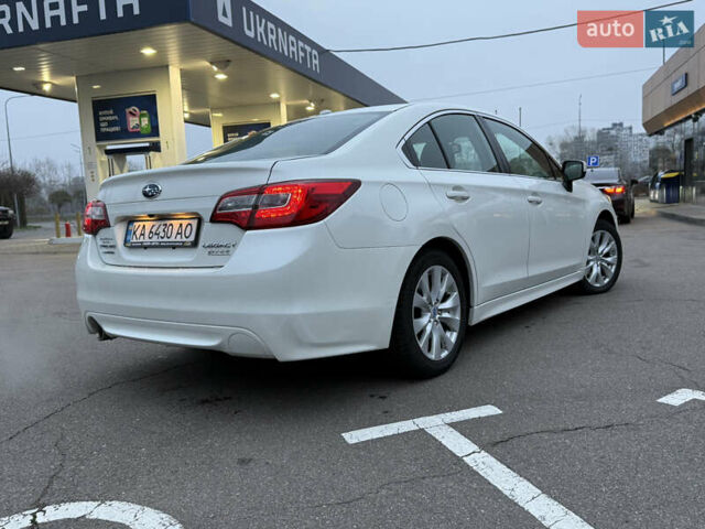 Белый Субару Легаси, объемом двигателя 2.5 л и пробегом 102 тыс. км за 11900 $, фото 3 на Automoto.ua