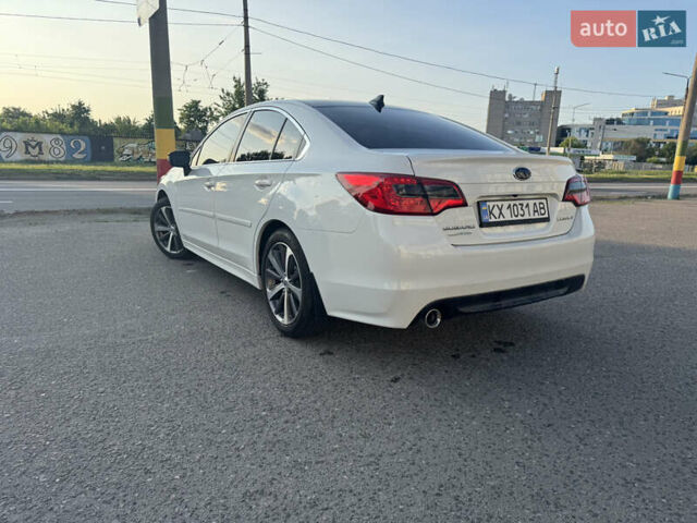Белый Субару Легаси, объемом двигателя 2.5 л и пробегом 87 тыс. км за 13000 $, фото 4 на Automoto.ua