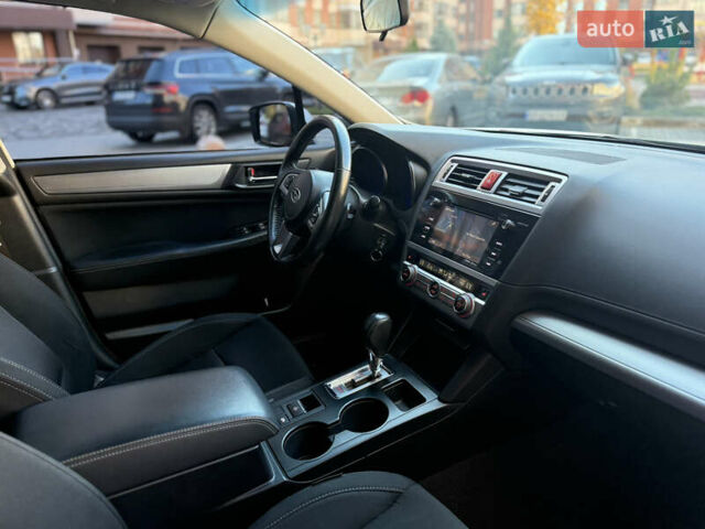 Белый Субару Легаси, объемом двигателя 2.5 л и пробегом 109 тыс. км за 11800 $, фото 7 на Automoto.ua