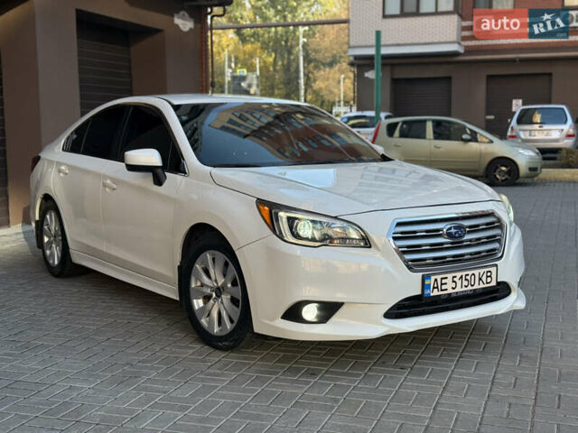 Белый Субару Легаси, объемом двигателя 2.5 л и пробегом 109 тыс. км за 11800 $, фото 5 на Automoto.ua