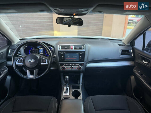 Белый Субару Легаси, объемом двигателя 2.5 л и пробегом 109 тыс. км за 11800 $, фото 15 на Automoto.ua