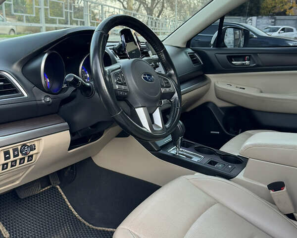 Белый Субару Легаси, объемом двигателя 3.63 л и пробегом 112 тыс. км за 12500 $, фото 13 на Automoto.ua