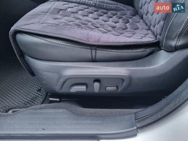 Белый Субару Легаси, объемом двигателя 2.5 л и пробегом 93 тыс. км за 14900 $, фото 25 на Automoto.ua