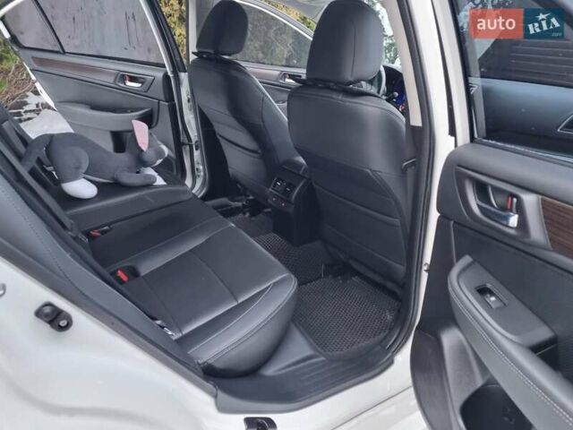 Белый Субару Легаси, объемом двигателя 2.5 л и пробегом 93 тыс. км за 14900 $, фото 9 на Automoto.ua