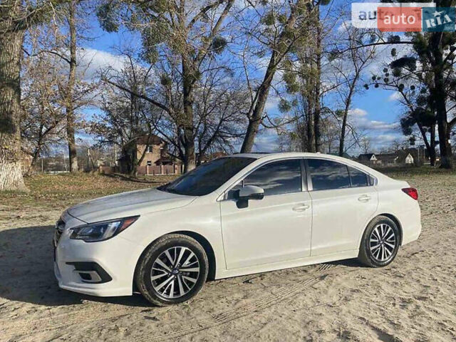 Белый Субару Легаси, объемом двигателя 2.5 л и пробегом 219 тыс. км за 12000 $, фото 24 на Automoto.ua