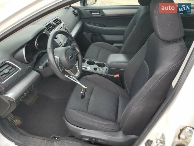 Білий Субару Легасі, об'ємом двигуна 2.46 л та пробігом 93 тис. км за 3000 $, фото 6 на Automoto.ua