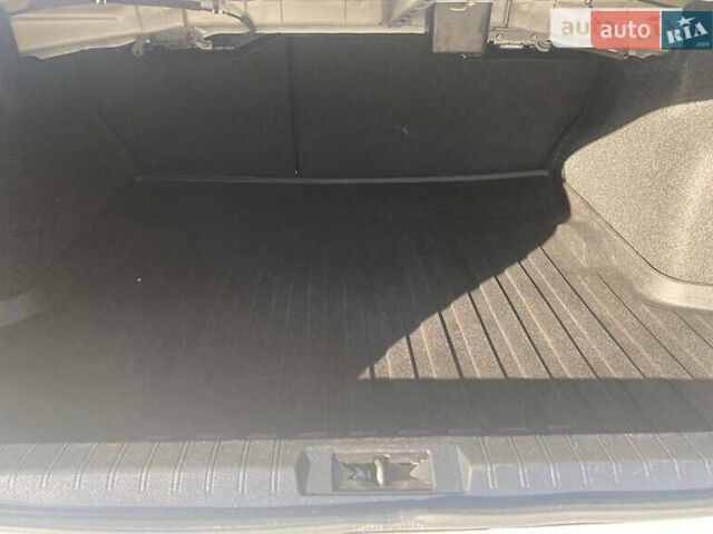 Белый Субару Легаси, объемом двигателя 2.5 л и пробегом 219 тыс. км за 12000 $, фото 19 на Automoto.ua