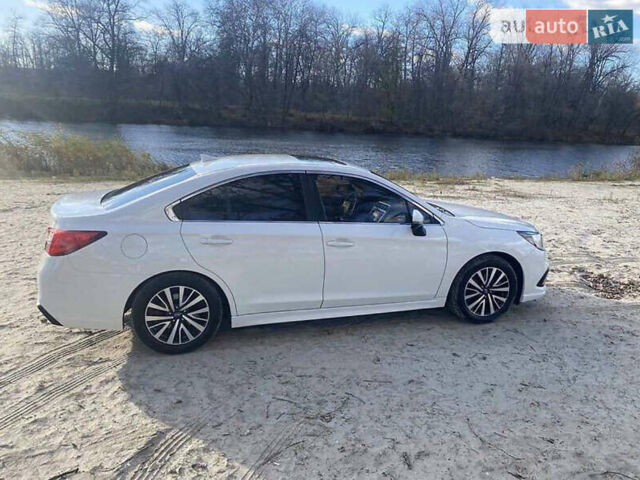 Белый Субару Легаси, объемом двигателя 2.5 л и пробегом 219 тыс. км за 12000 $, фото 18 на Automoto.ua