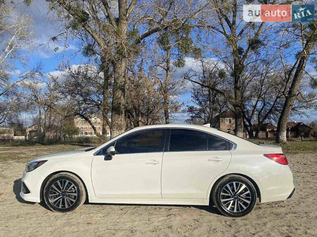 Белый Субару Легаси, объемом двигателя 2.5 л и пробегом 219 тыс. км за 12000 $, фото 15 на Automoto.ua