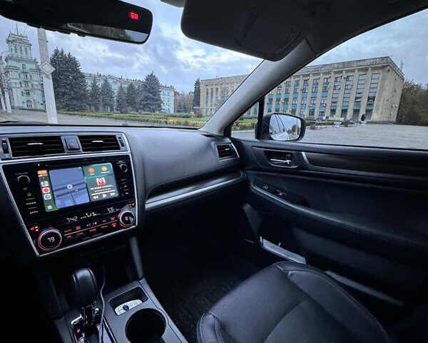 Белый Субару Легаси, объемом двигателя 2.46 л и пробегом 77 тыс. км за 18000 $, фото 9 на Automoto.ua