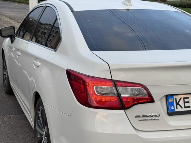 Білий Субару Легасі, об'ємом двигуна 2.5 л та пробігом 77 тис. км за 18000 $, фото 4 на Automoto.ua