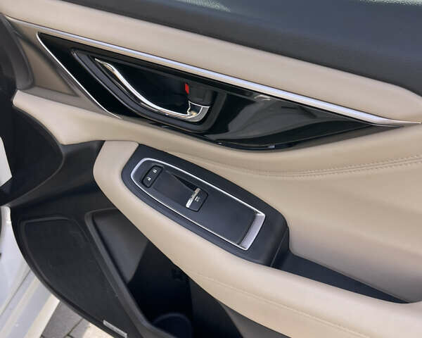 Білий Субару Легасі, об'ємом двигуна 2.5 л та пробігом 40 тис. км за 16850 $, фото 49 на Automoto.ua